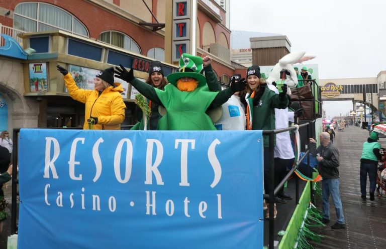 St. patricks day resorts float 2024