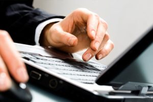 business center computer laptop wifi 600x400 1