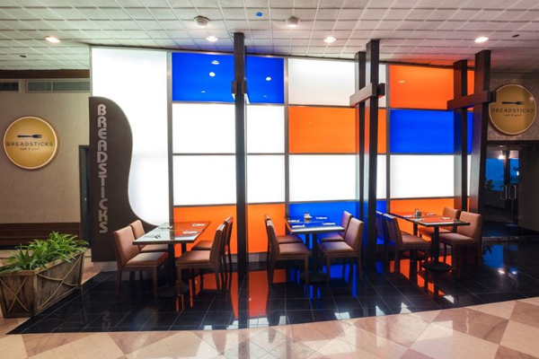 breadsticks restaurant front entrance